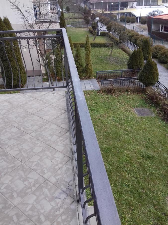 Green Oaza Apartment فوينيتسا المظهر الخارجي الصورة